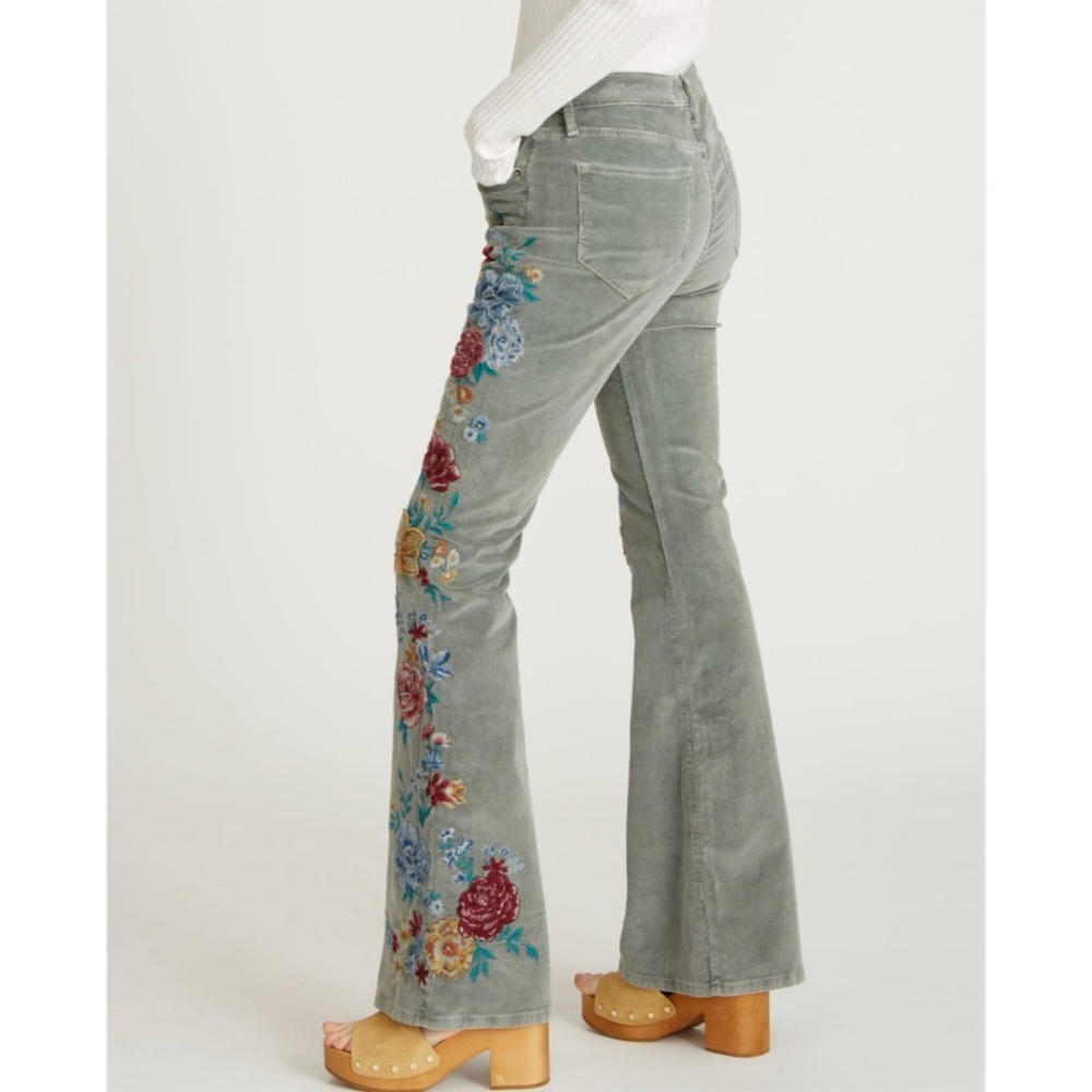 Free People x Driftwood Farrah
Embroidered Cord Flare Jeans Sz 28 - Picture 2 of 10